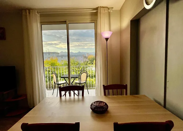 Apartment Le Panorama - 6 Personnes - Tarbes